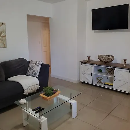 Sophisticated Dania Beach Suites Near The Beach